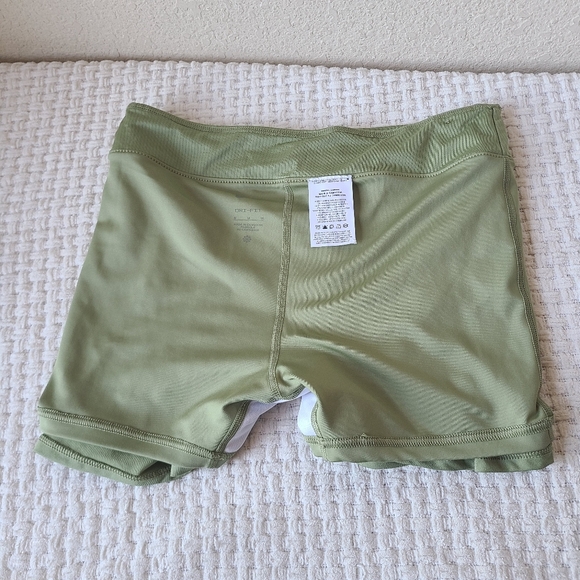 Nike Women's Olive Skater Skirt Size M - Picture 11 of 13